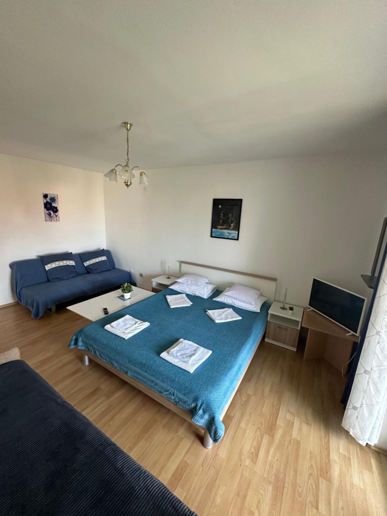 Apartmani Ira Crikvenica Exterior photo